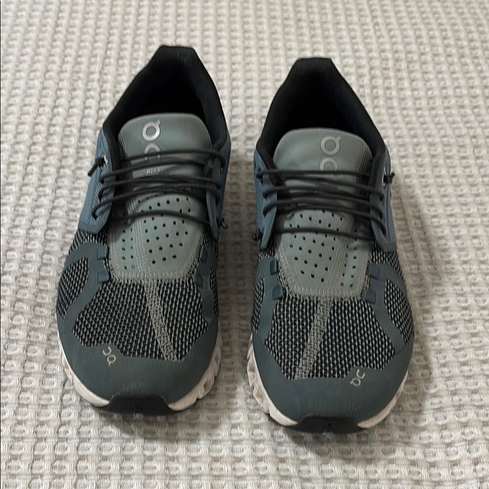 On Running Black and Gray Athletic Shoes